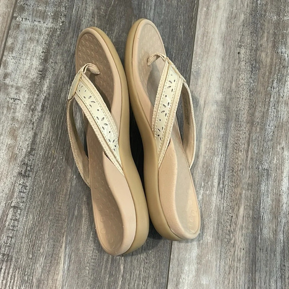 Vionic Sandals Casandra Sandals Flip-flops size 5 - Picture 4 of 6